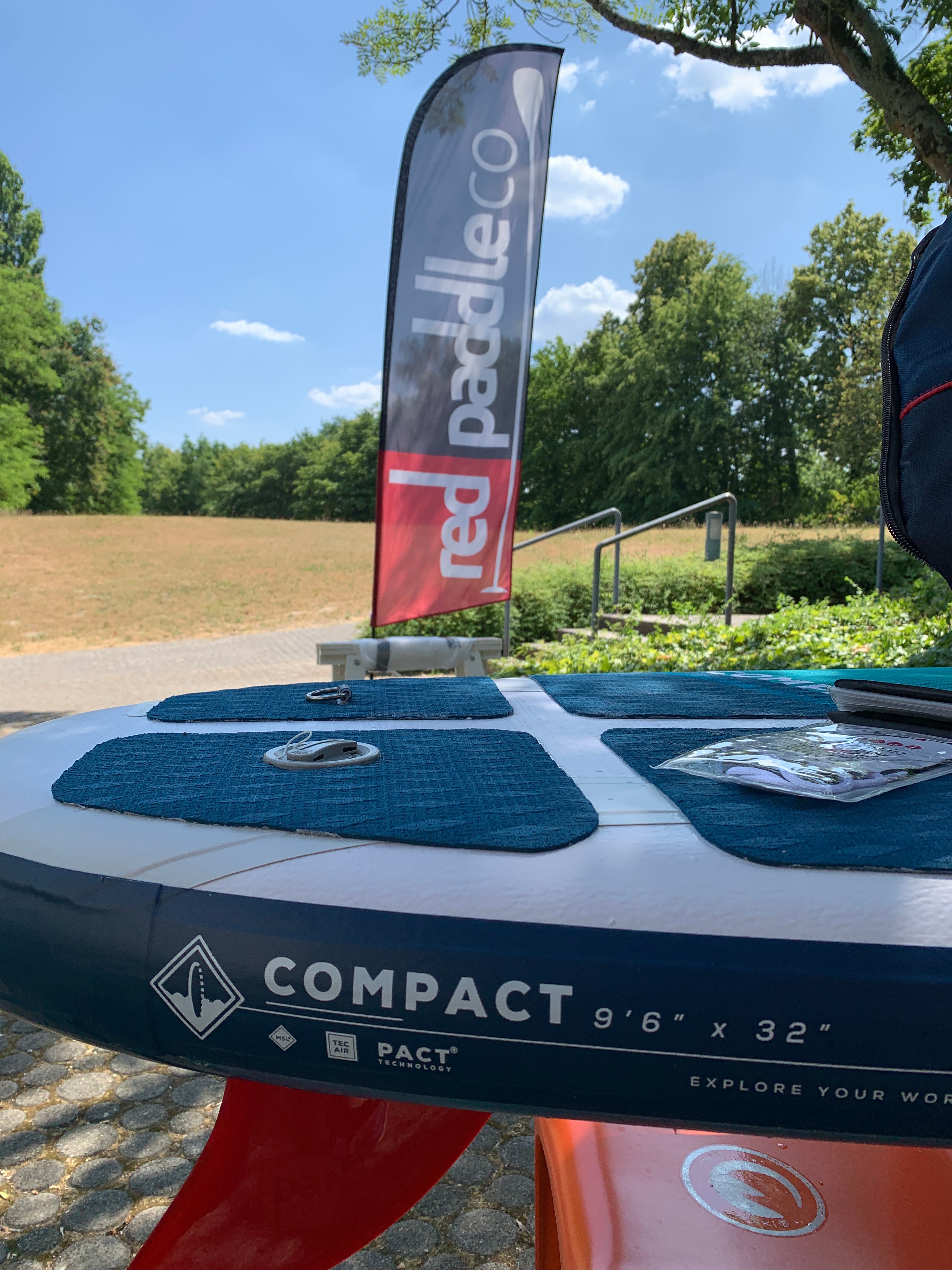 Gebrauchtes RED PADDLE Compact MSL PACT Inflatable Paddle Board Package 9'6" (Beispielbilder)