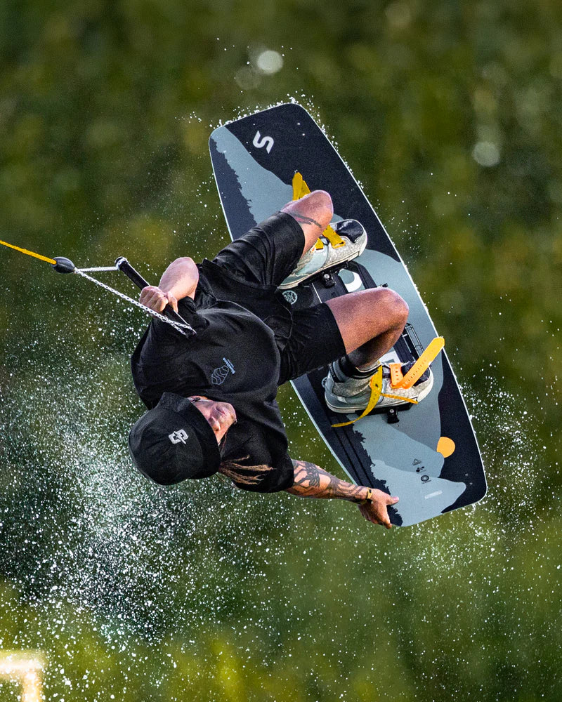 Foil- Kite- Wake Board Bangproof Helm-Bucket - Black V2